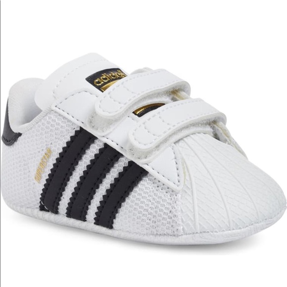 baby crib adidas